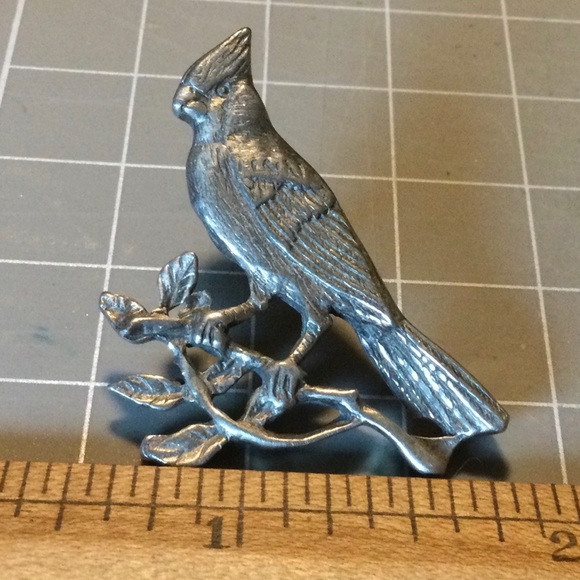 Pewter Cardinal TieTac Made in Canada - Picture 3 of 4